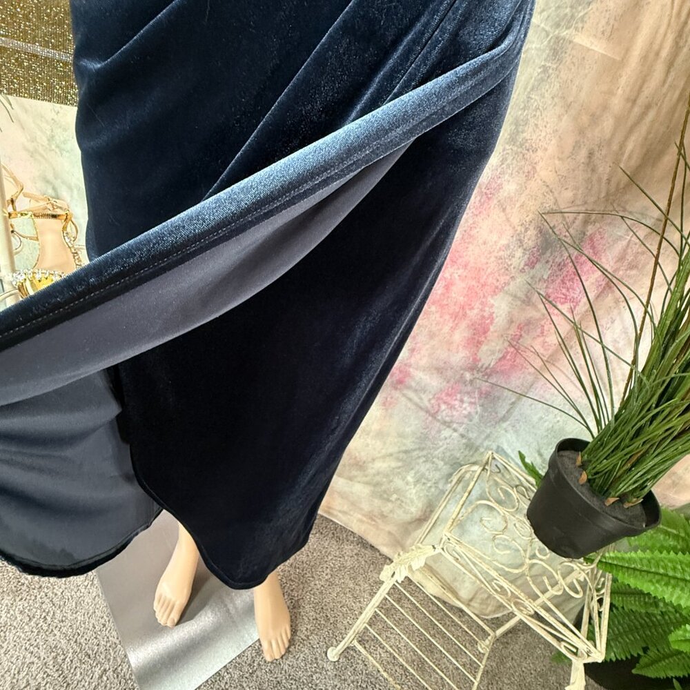 NEW📌Blush Mark French Blue Velvet Off-the-Shoulder Midi Many Occasions Dress - Picture 6 of 16